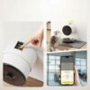 Comedouro automático de parede com controlo por botão físico ou app