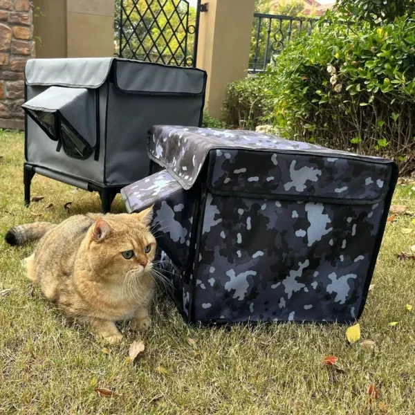 Hf01c1abccbd7449c9e8f9b109f84855fR.webp Abrigo exterior para gatos de rua Bafinho em uso no jardim