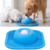 Sef739c1e15204c188908305f779502abl.webp Gato e cão a comer juntos no tapete lambedor Bafinho