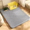 S229a46e53c214d7eb9ec5762c282f718R.webp Tapete apara-areia amarelo com caixa de areia por cima